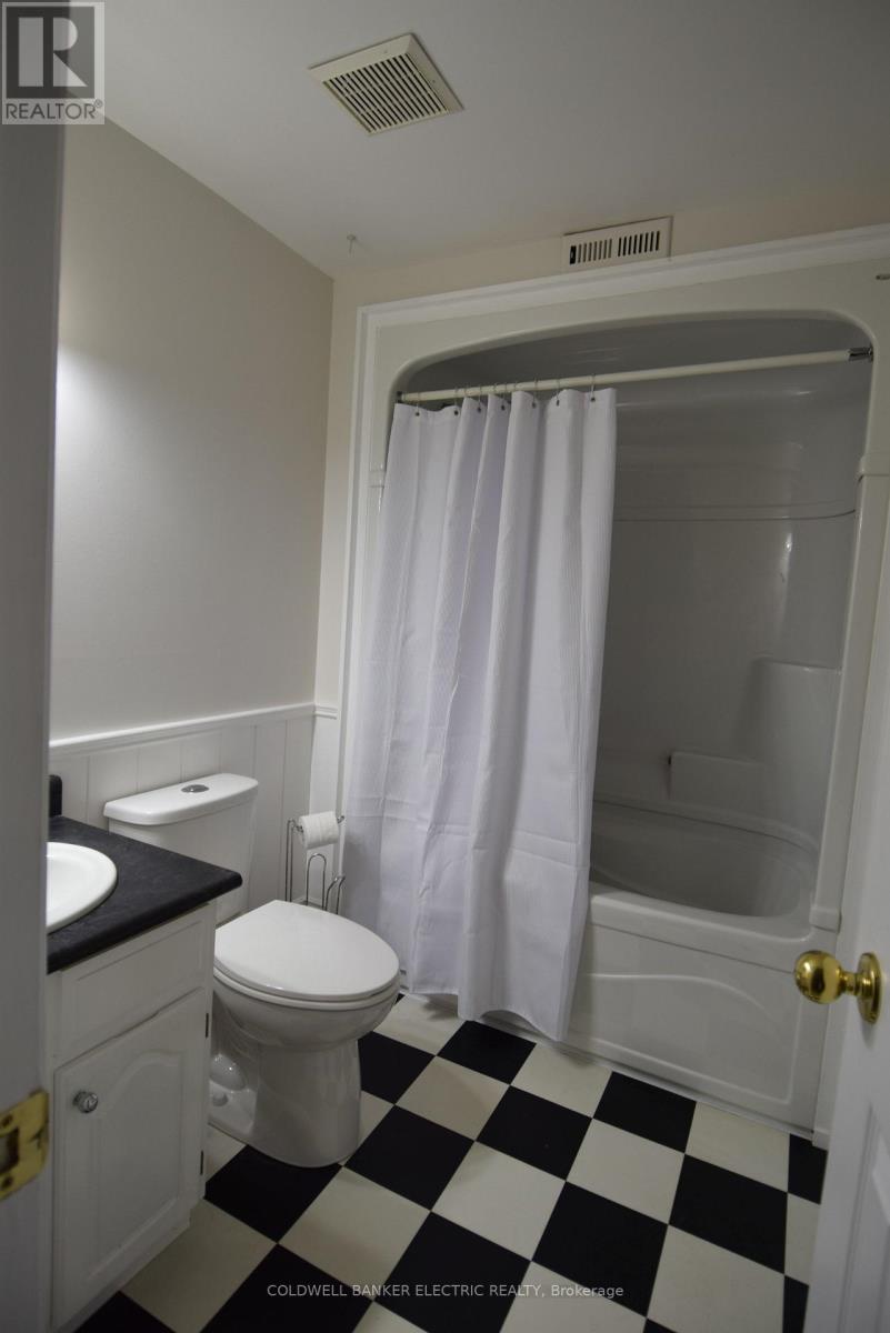 1830 Stratton Avenue, Peterborough (Monaghan Ward 2), Ontario  K9K 2E6 - Photo 28 - X12395601