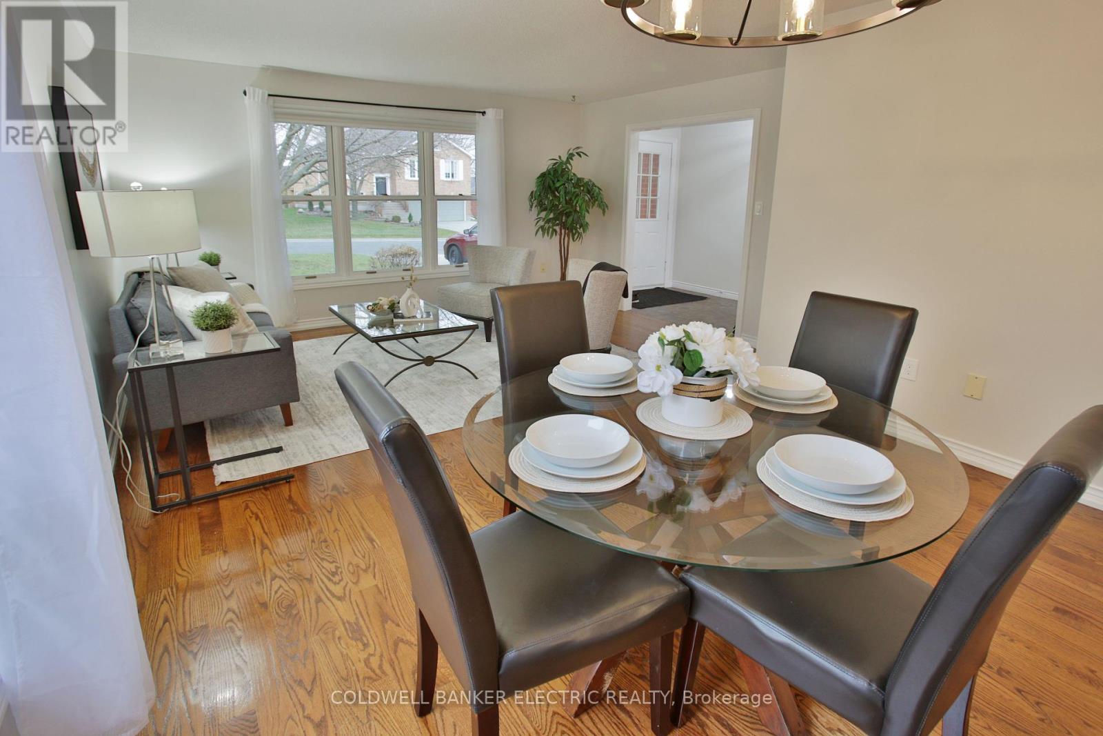 1830 Stratton Avenue, Peterborough (Monaghan Ward 2), Ontario  K9K 2E6 - Photo 9 - X12395601