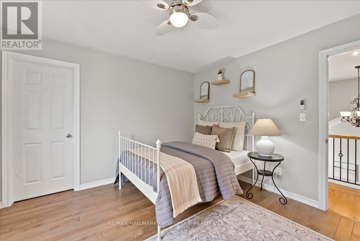 73 Springdale Drive, Kawartha Lakes (Lindsay), Ontario  K9V 0J4 - Photo 31 - X12395657