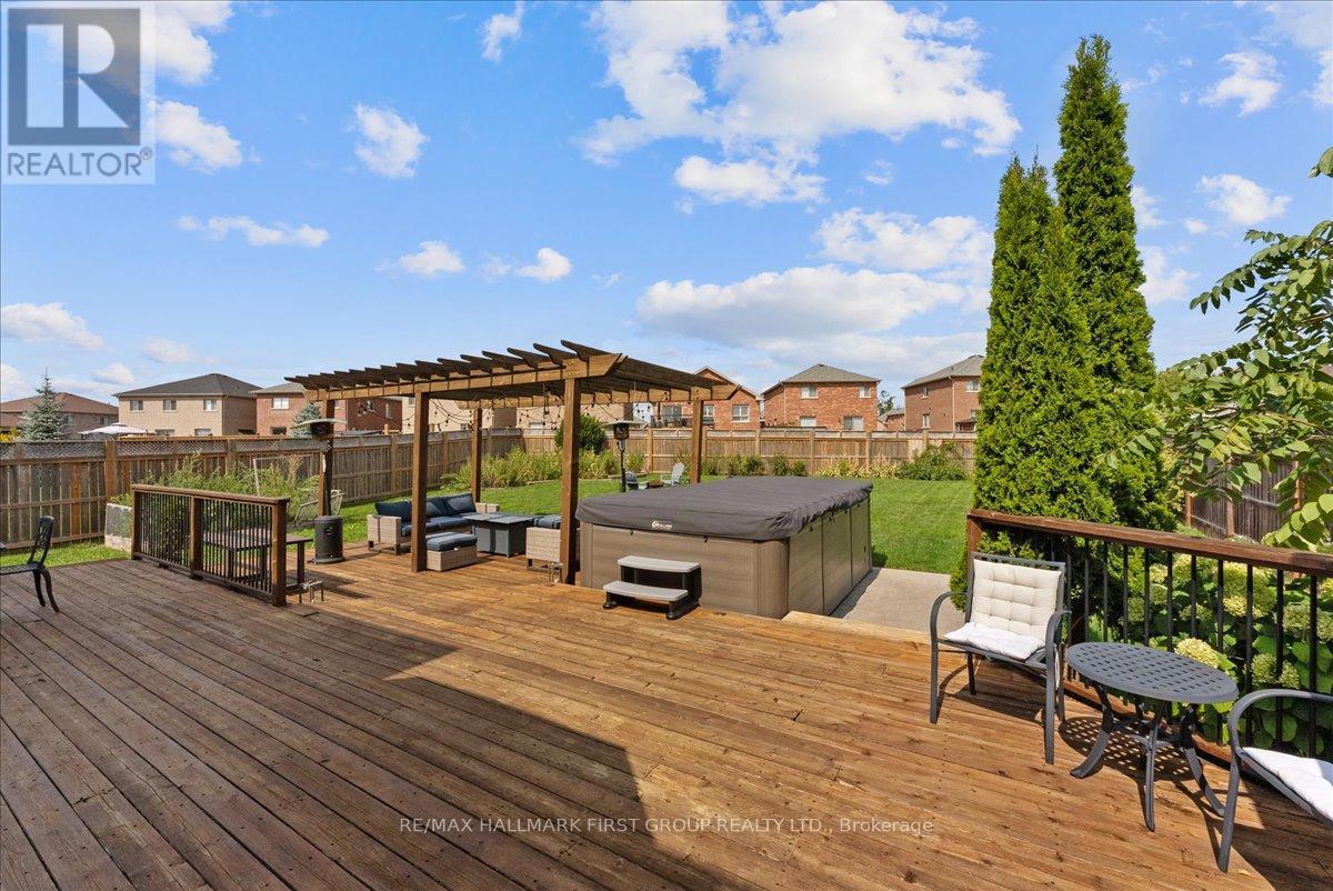 73 Springdale Drive, Kawartha Lakes (Lindsay), Ontario  K9V 0J4 - Photo 43 - X12395657