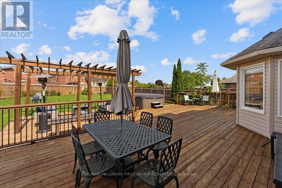 73 Springdale Drive, Kawartha Lakes (Lindsay), Ontario  K9V 0J4 - Photo 46 - X12395657