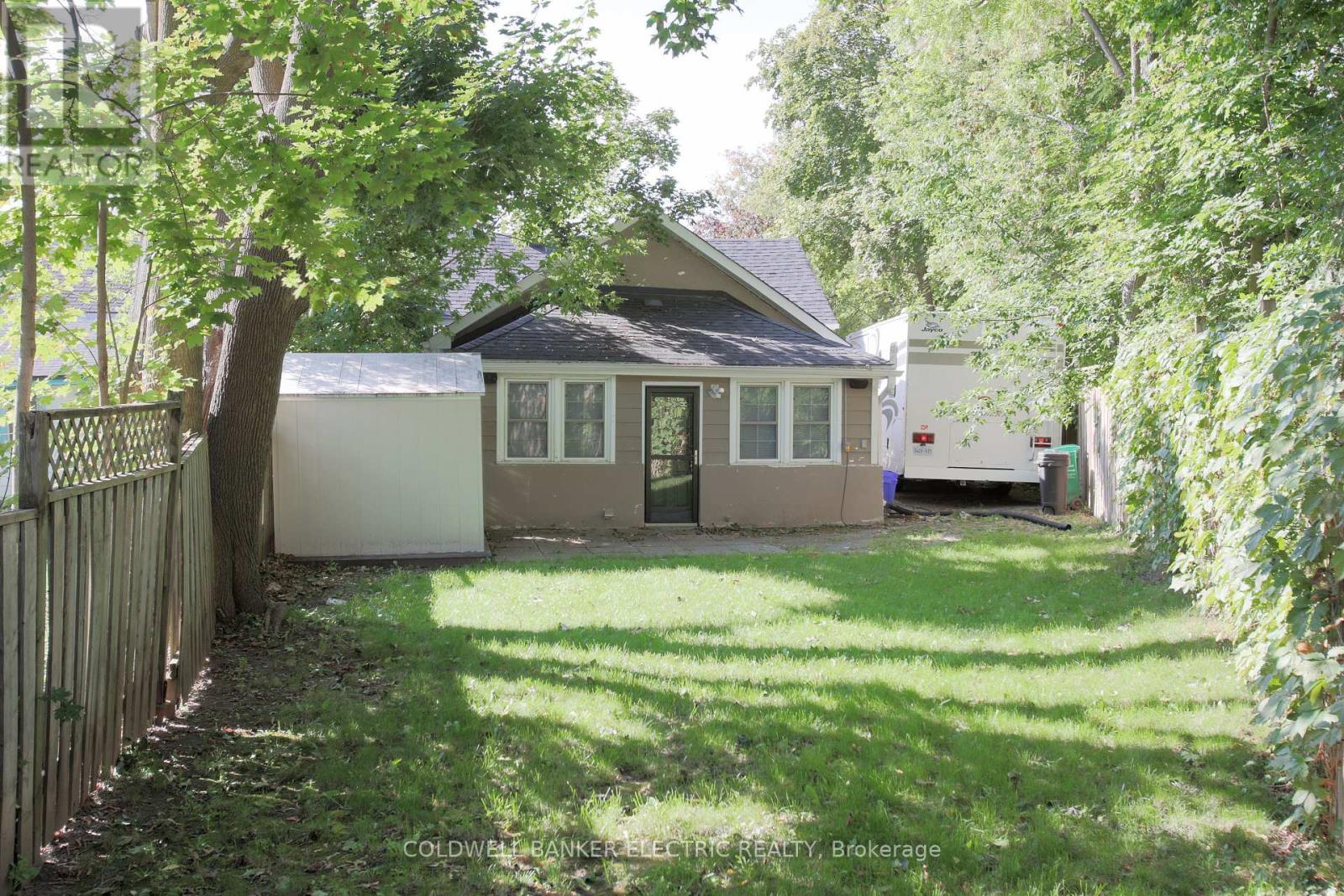 188 Antrim Street, Peterborough (Town Ward 3), Ontario  K9H 3G4 - Photo 21 - X12396409