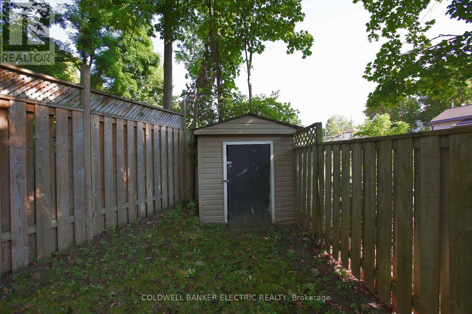 188 Antrim Street, Peterborough (Town Ward 3), Ontario  K9H 3G4 - Photo 24 - X12396409