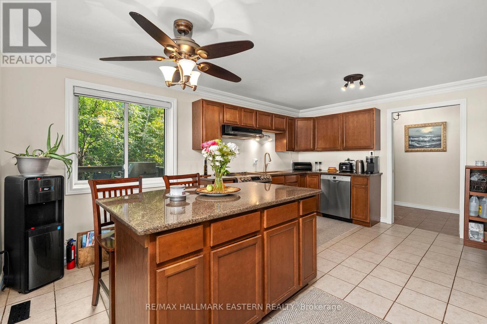 122 Maryland Drive, Selwyn, Ontario  K9J 0C5 - Photo 4 - X12396854