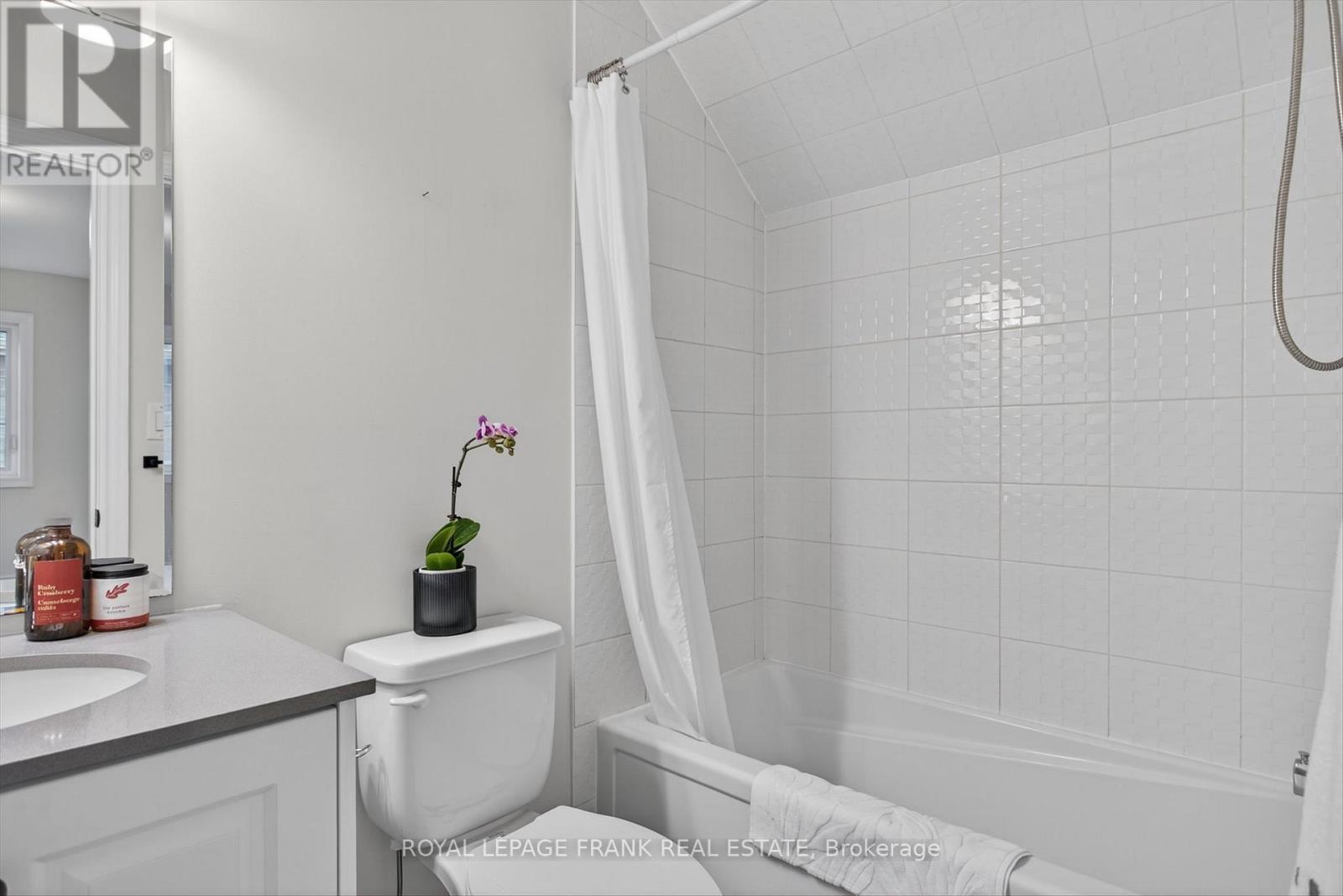 292 Noftall Gardens, Peterborough (Northcrest Ward 5), Ontario  K9H 0G4 - Photo 30 - X12396903