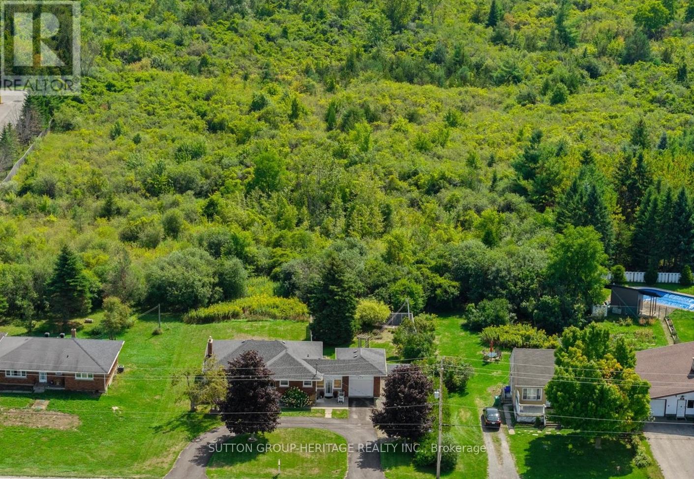 619 Towerhill Road, Peterborough (Northcrest Ward 5), Ontario  K9K 2N2 - Photo 2 - X12396958