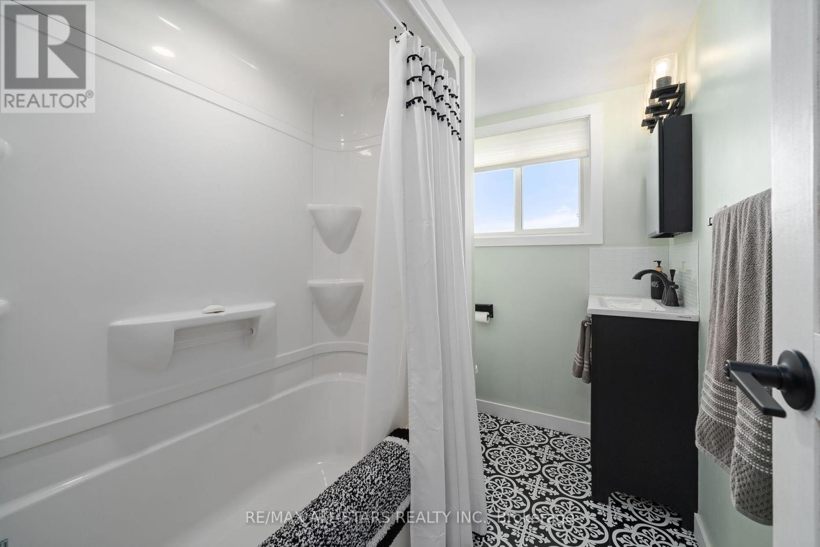 267 Snug Harbour Road, Kawartha Lakes (Fenelon), Ontario  K9V 4R4 - Photo 16 - X12397111
