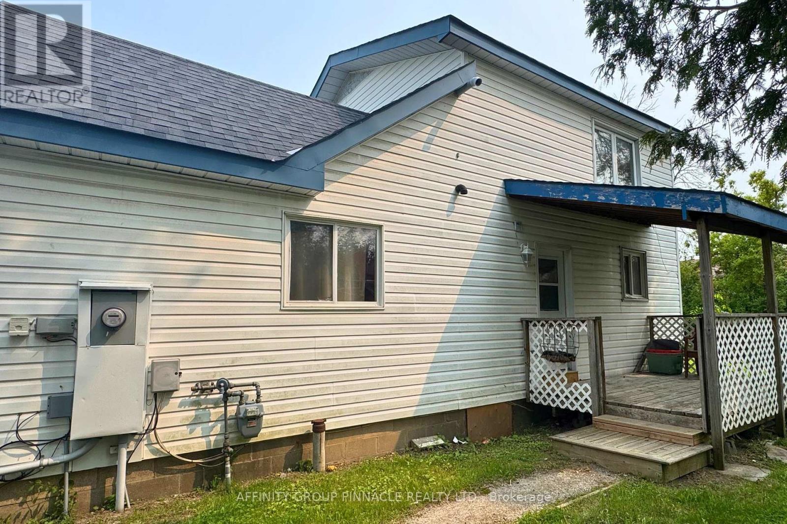 88 Albert Street S, Kawartha Lakes (Lindsay), Ontario  K9V 3H6 - Photo 12 - X12397245