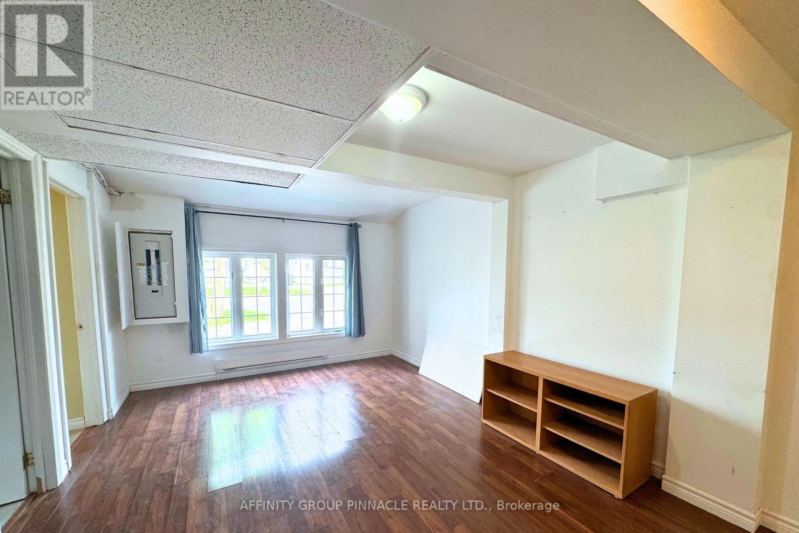 88 Albert Street S, Kawartha Lakes (Lindsay), Ontario  K9V 3H6 - Photo 16 - X12397245