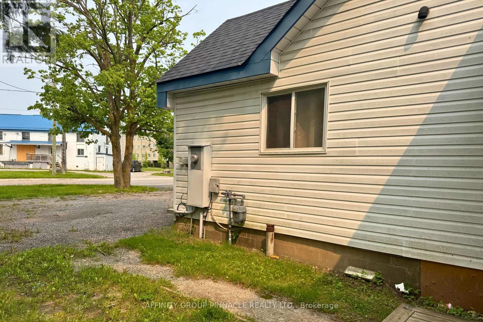 88 Albert Street S, Kawartha Lakes (Lindsay), Ontario  K9V 3H6 - Photo 9 - X12397245