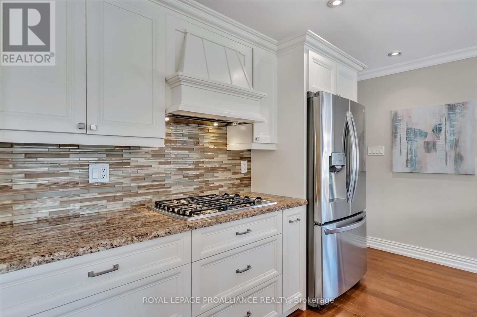 2112 Lorraine Drive, Peterborough (Northcrest Ward 5), Ontario  K9L 1X4 - Photo 15 - X12397603