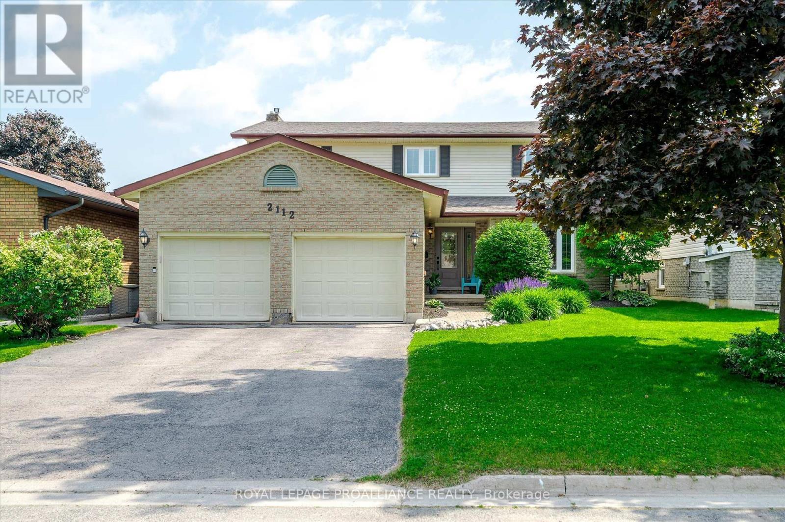 2112 Lorraine Drive, Peterborough (Northcrest Ward 5), Ontario  K9L 1X4 - Photo 2 - X12397603