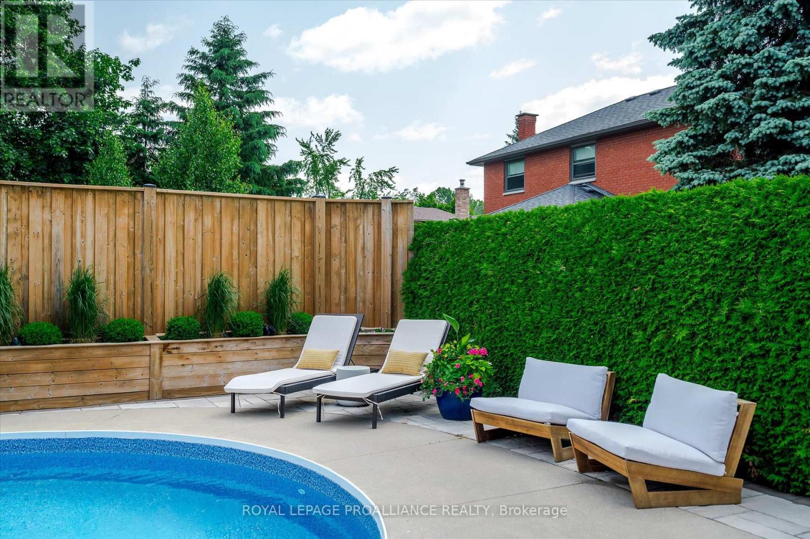 2112 Lorraine Drive, Peterborough (Northcrest Ward 5), Ontario  K9L 1X4 - Photo 26 - X12397603