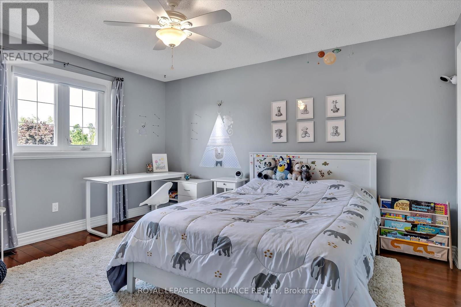 2112 Lorraine Drive, Peterborough (Northcrest Ward 5), Ontario  K9L 1X4 - Photo 36 - X12397603