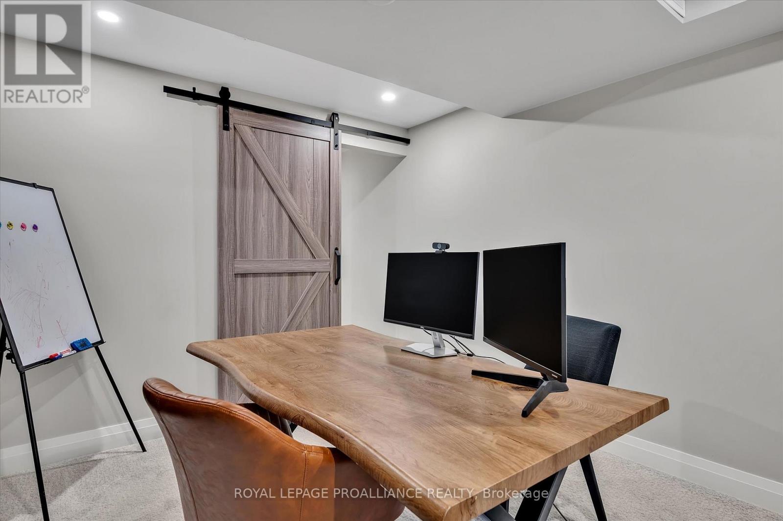 2112 Lorraine Drive, Peterborough (Northcrest Ward 5), Ontario  K9L 1X4 - Photo 49 - X12397603