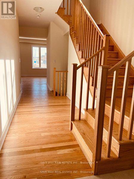 803 Griffin Trail, Peterborough (Monaghan Ward 2), Ontario  K9K 0J1 - Photo 5 - X12397522