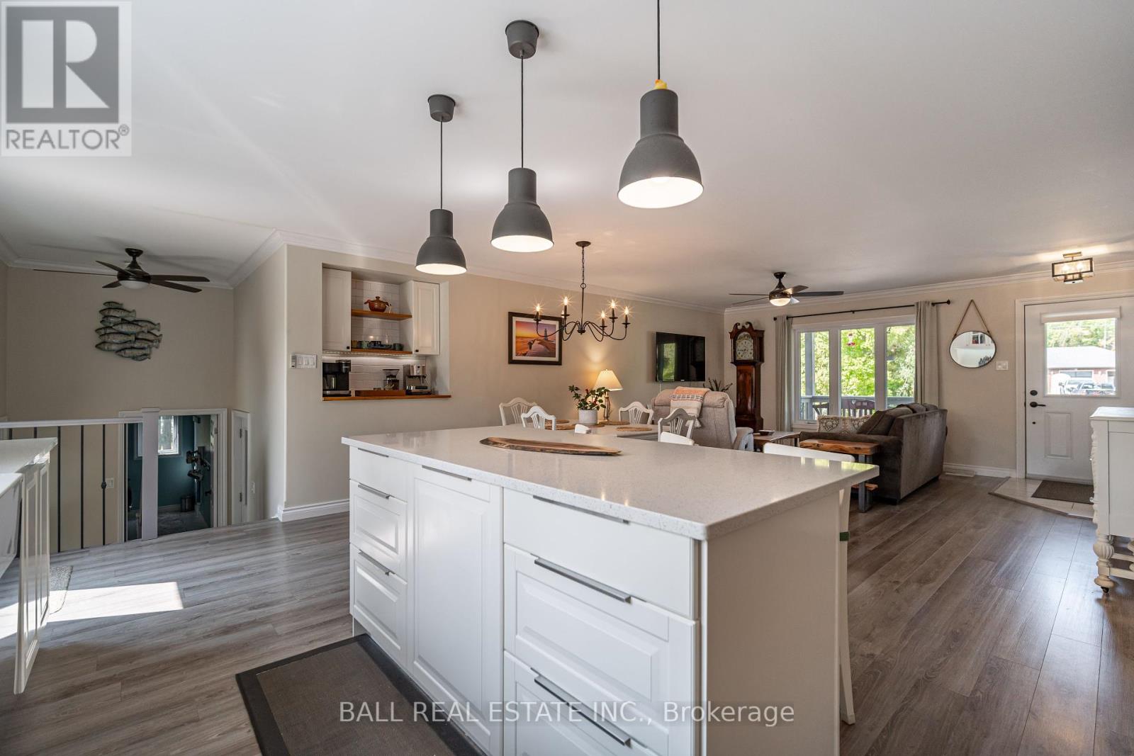 47 Sumcot Drive, Trent Lakes, Ontario  K0L 1J0 - Photo 12 - X12397838