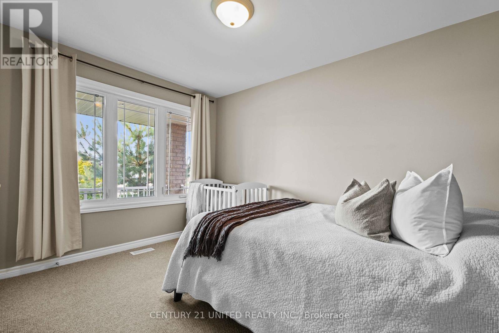 385 Bianco Crescent, Peterborough (Monaghan Ward 2), Ontario  K9K 0A5 - Photo 11 - X12397880