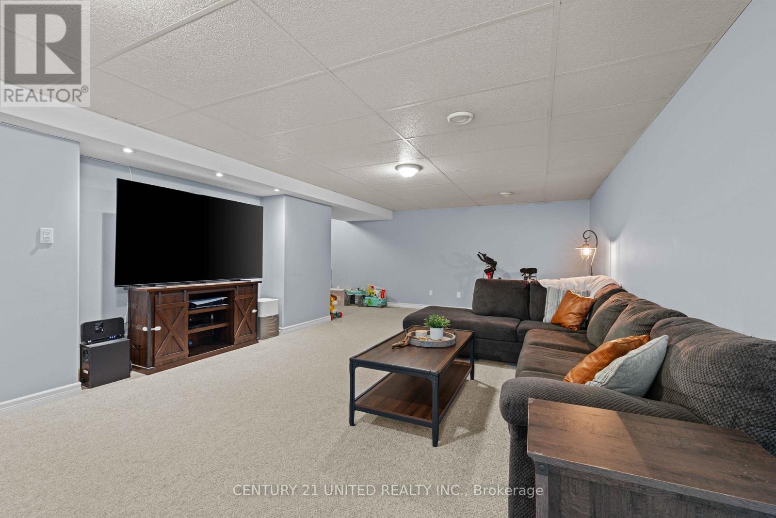 385 Bianco Crescent, Peterborough (Monaghan Ward 2), Ontario  K9K 0A5 - Photo 14 - X12397880