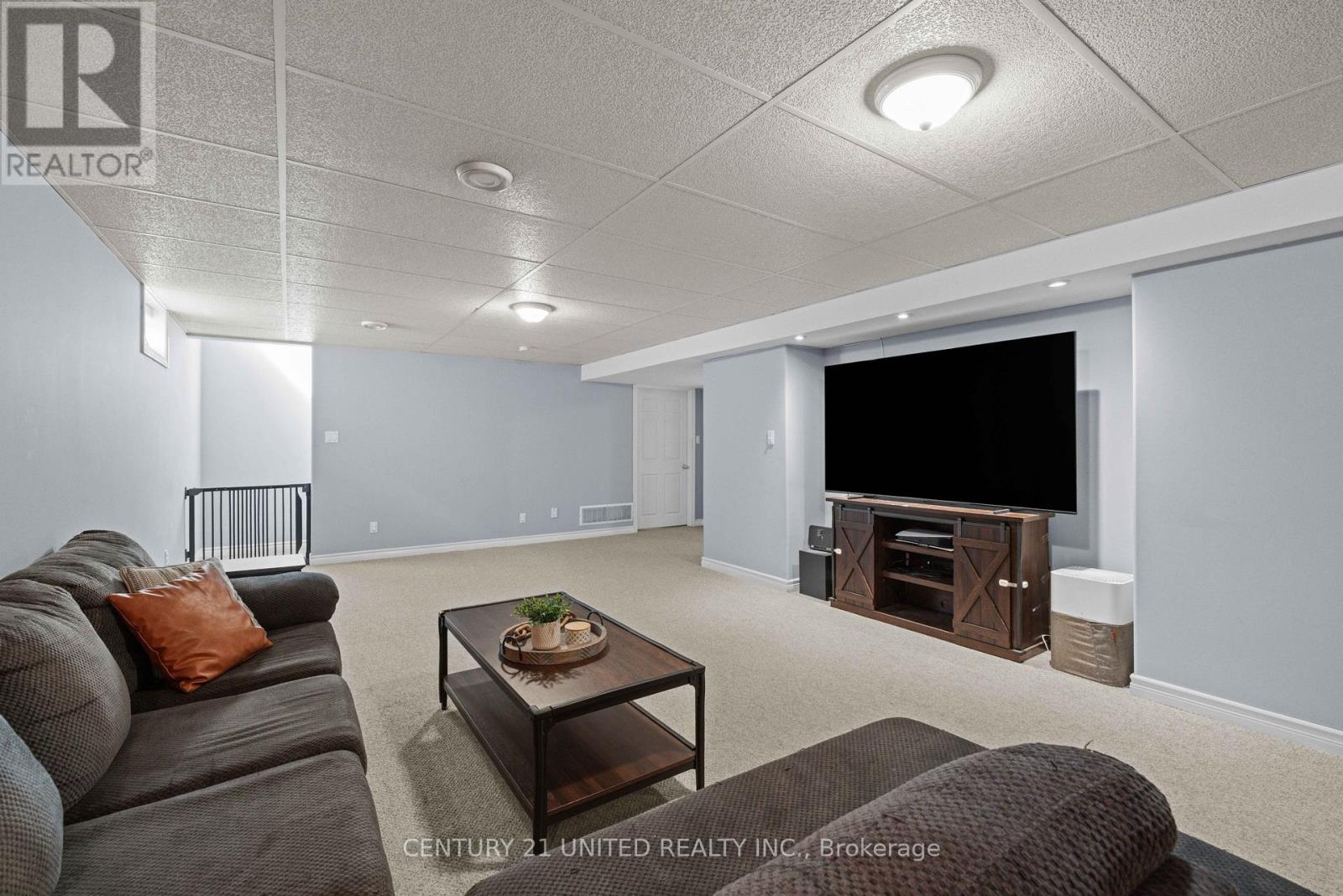 385 Bianco Crescent, Peterborough (Monaghan Ward 2), Ontario  K9K 0A5 - Photo 15 - X12397880