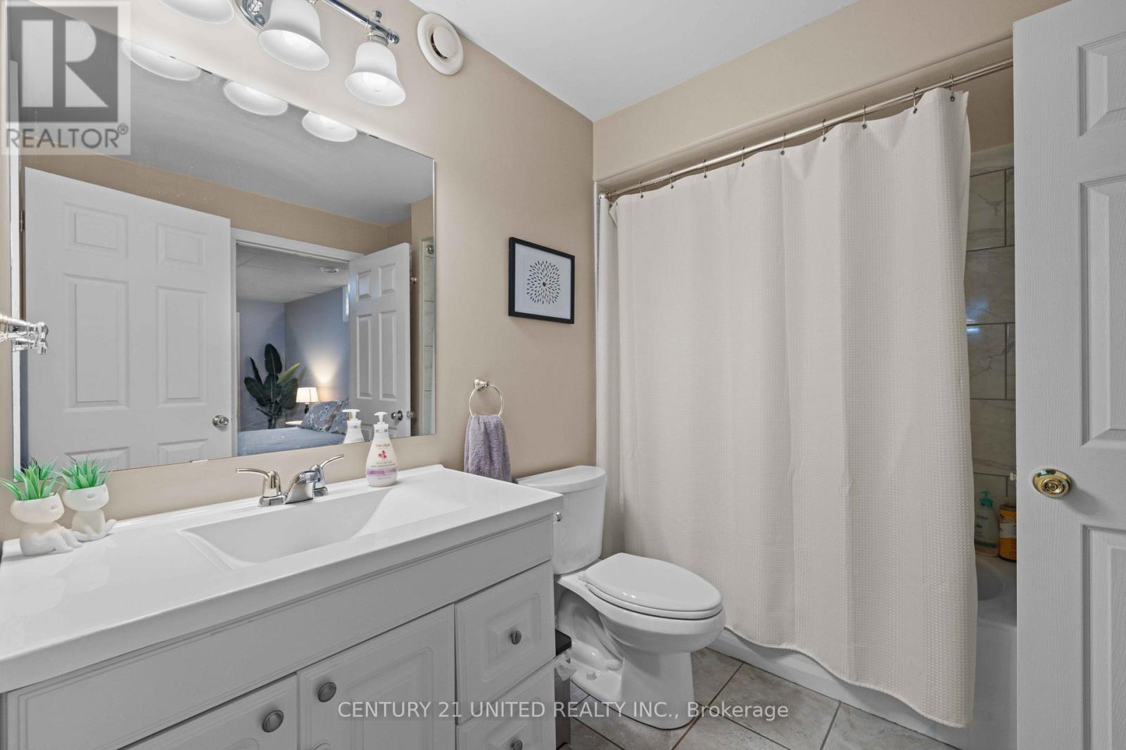 385 Bianco Crescent, Peterborough (Monaghan Ward 2), Ontario  K9K 0A5 - Photo 19 - X12397880