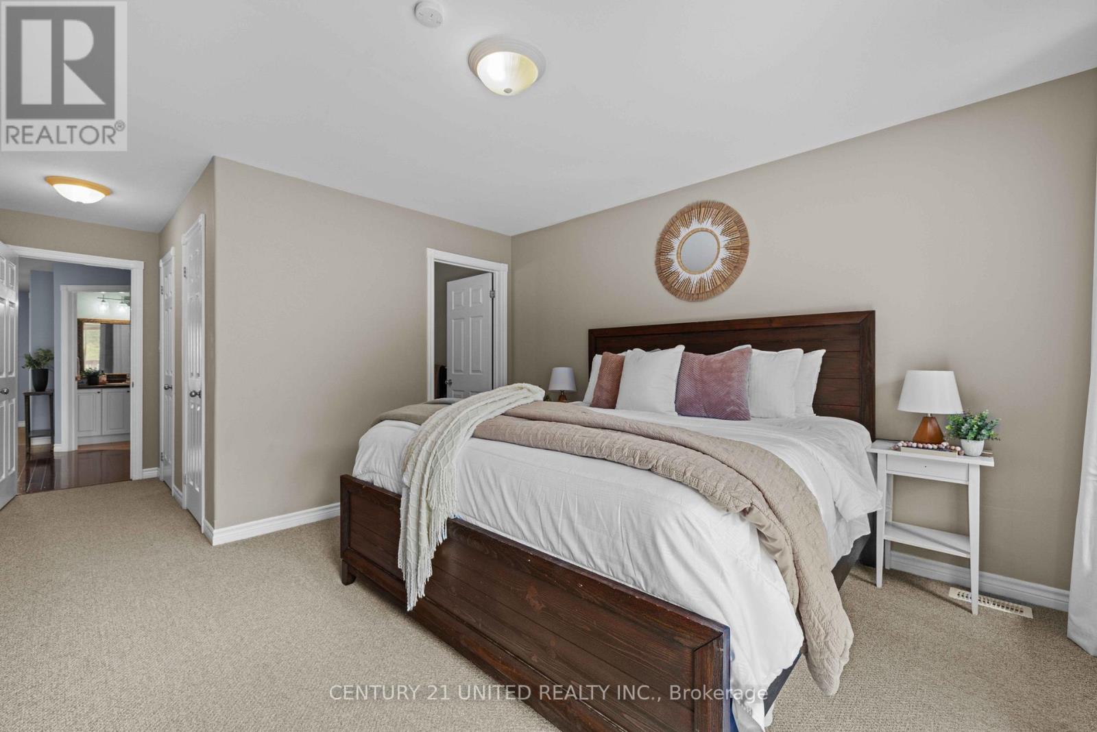385 Bianco Crescent, Peterborough (Monaghan Ward 2), Ontario  K9K 0A5 - Photo 7 - X12397880