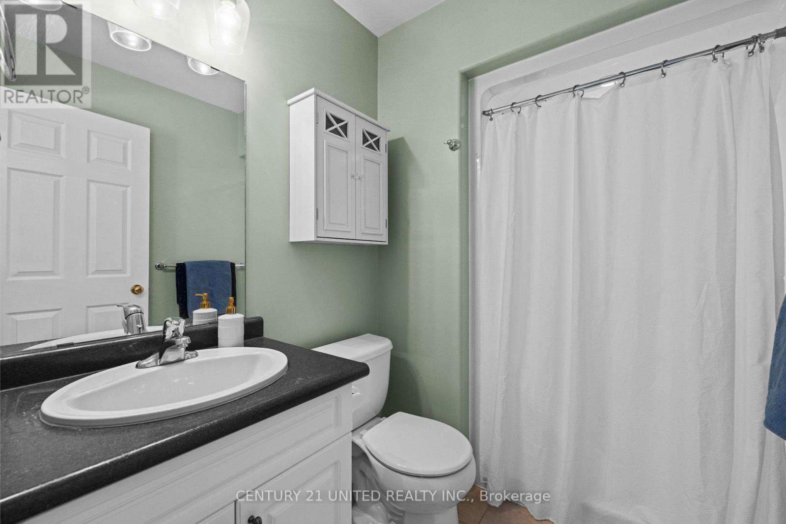 385 Bianco Crescent, Peterborough (Monaghan Ward 2), Ontario  K9K 0A5 - Photo 9 - X12397880