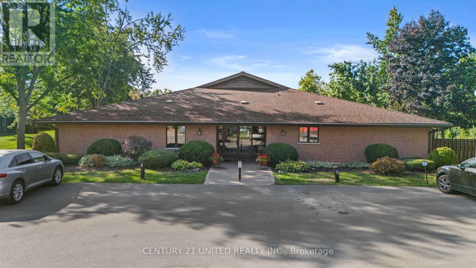 8 - 21 PADDOCK WOOD, peterborough (ashburnham ward 4), Ontario
