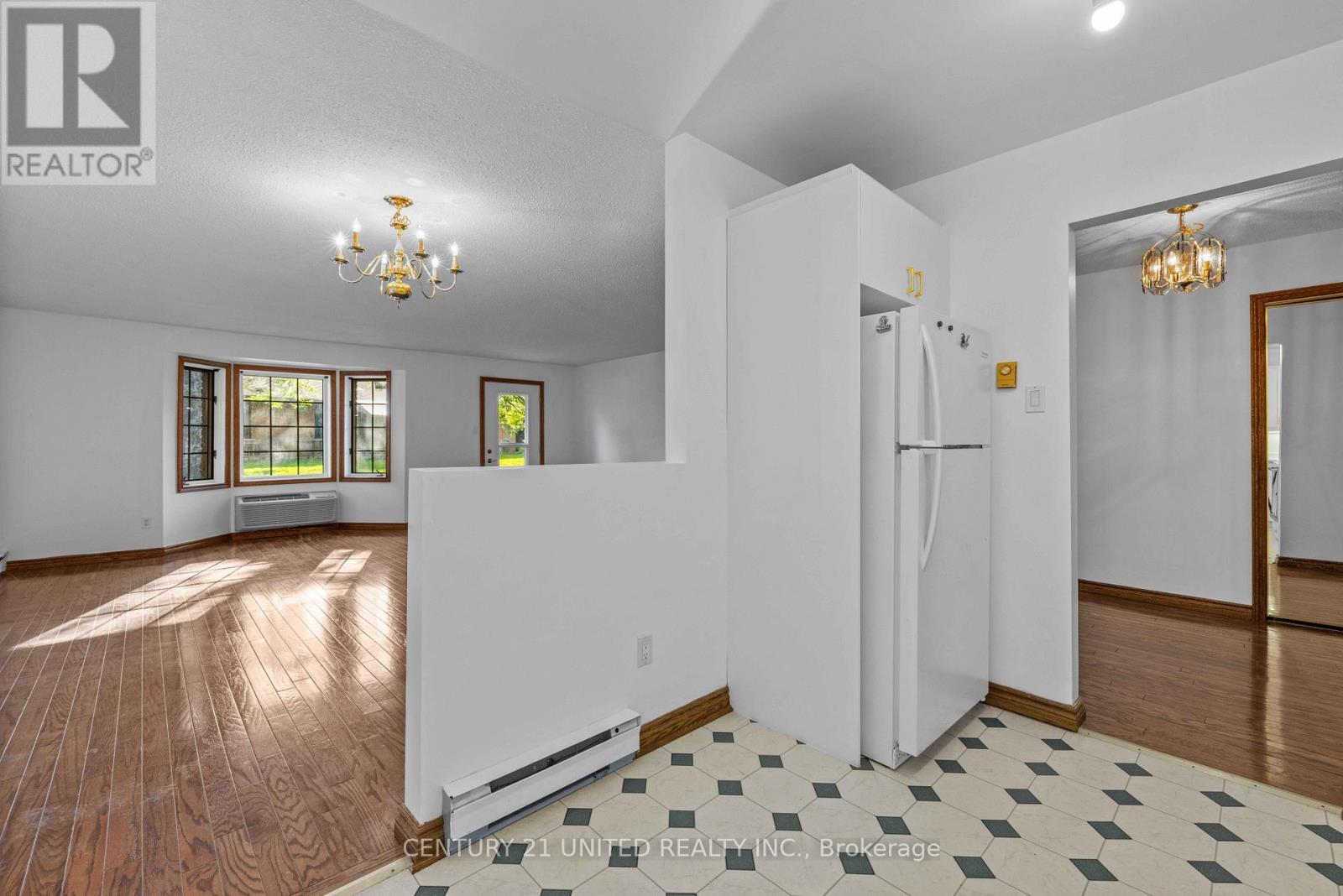 8 - 21 Paddock Wood, Peterborough (Ashburnham Ward 4), Ontario  K9H 7H2 - Photo 10 - X12397997
