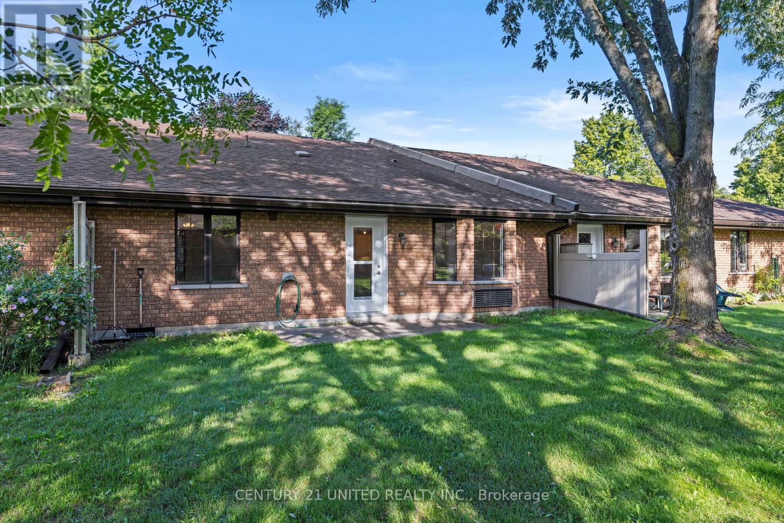 8 - 21 Paddock Wood, Peterborough (Ashburnham Ward 4), Ontario  K9H 7H2 - Photo 24 - X12397997