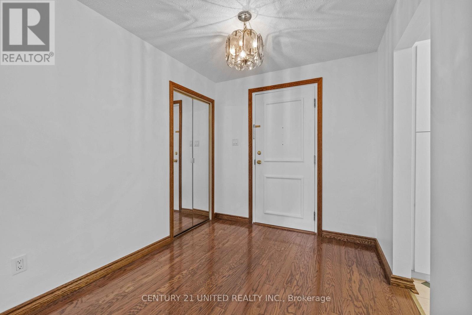 8 - 21 Paddock Wood, Peterborough (Ashburnham Ward 4), Ontario  K9H 7H2 - Photo 6 - X12397997