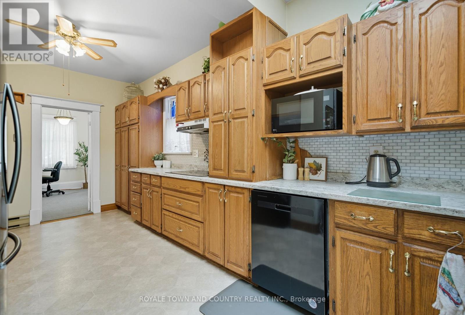 76 Bond Street W, Kawartha Lakes (Lindsay), Ontario  K9V 3R4 - Photo 16 - X12398108
