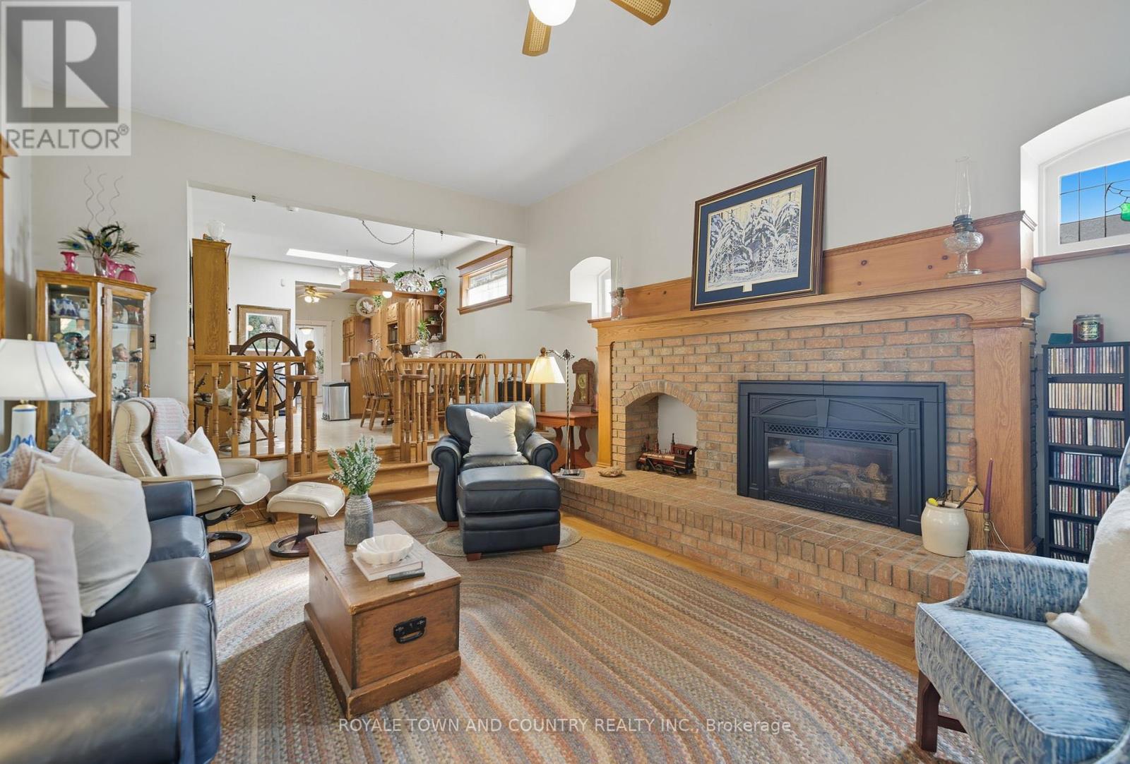 76 Bond Street W, Kawartha Lakes (Lindsay), Ontario  K9V 3R4 - Photo 21 - X12398108
