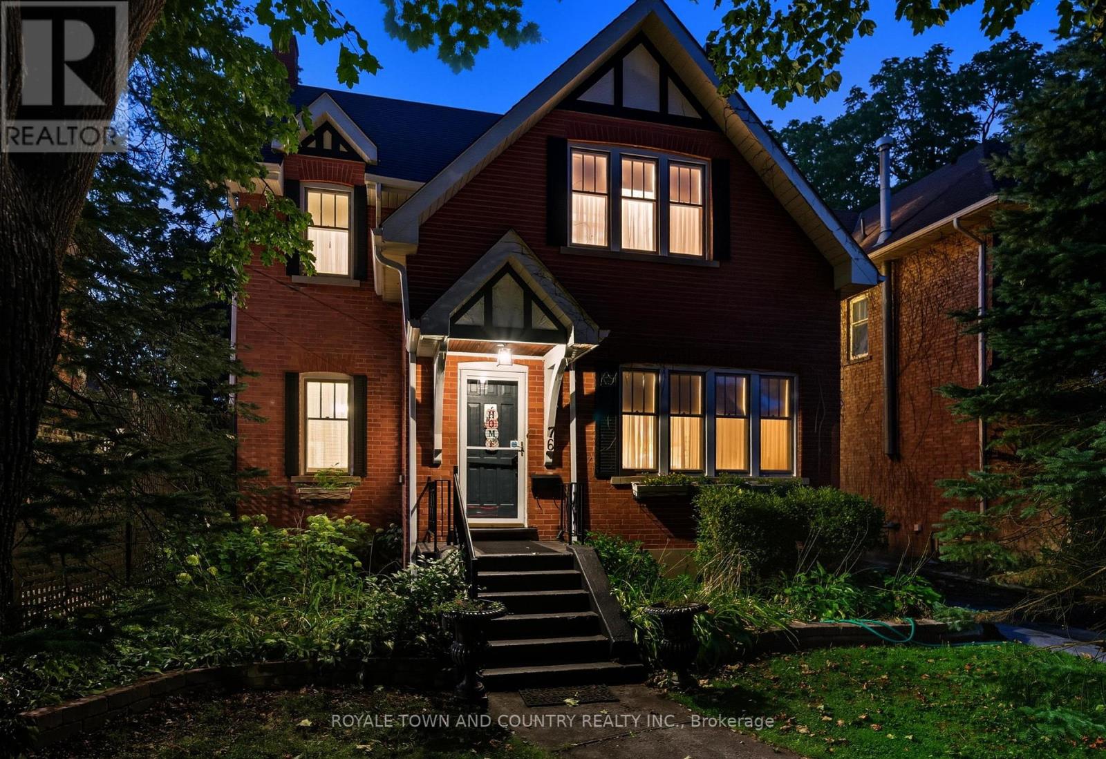 76 Bond Street W, Kawartha Lakes (Lindsay), Ontario  K9V 3R4 - Photo 3 - X12398108