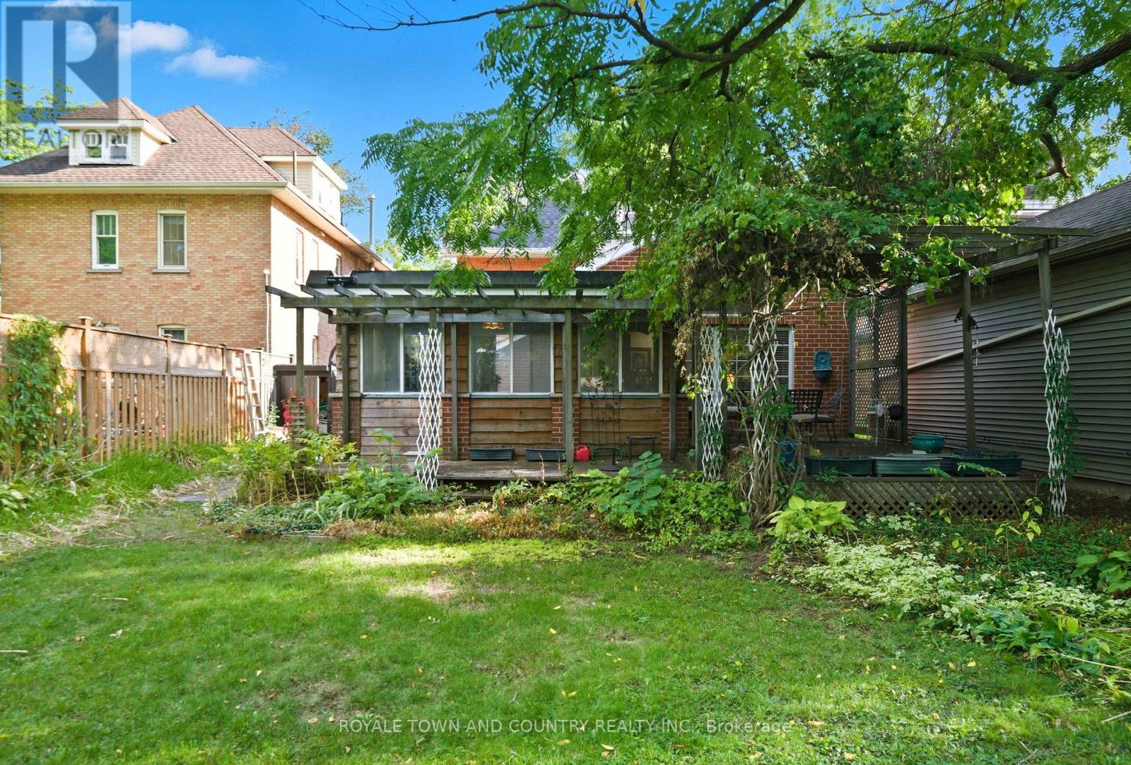 76 Bond Street W, Kawartha Lakes (Lindsay), Ontario  K9V 3R4 - Photo 39 - X12398108