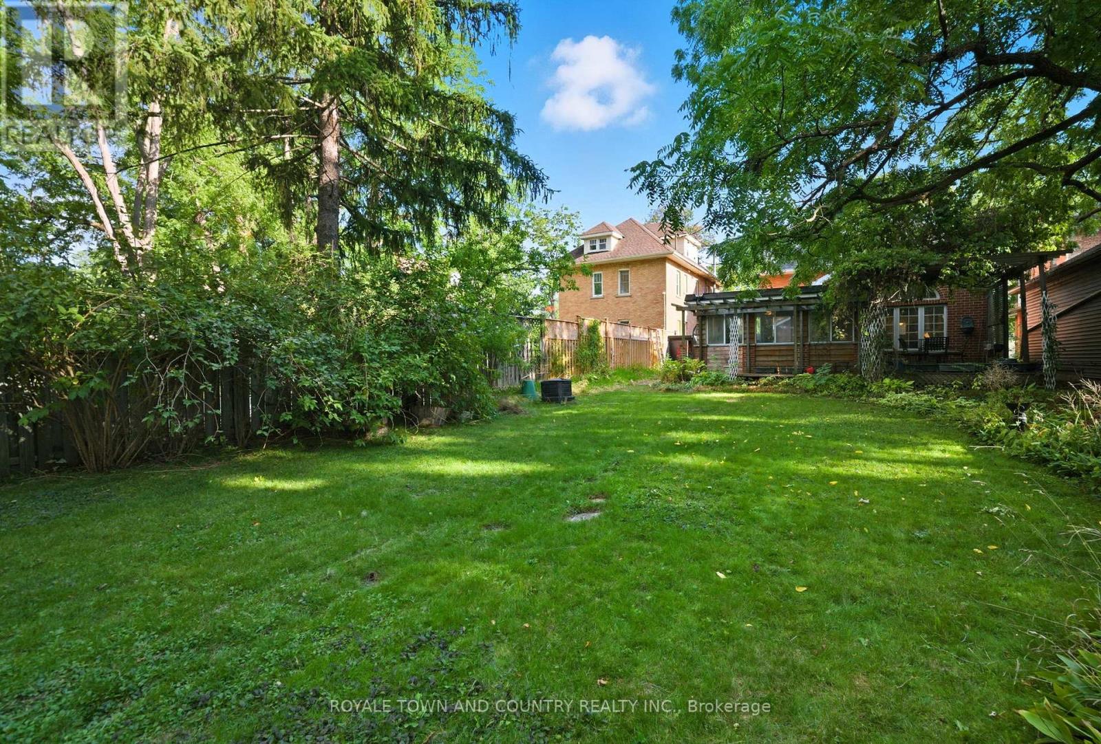 76 Bond Street W, Kawartha Lakes (Lindsay), Ontario  K9V 3R4 - Photo 40 - X12398108