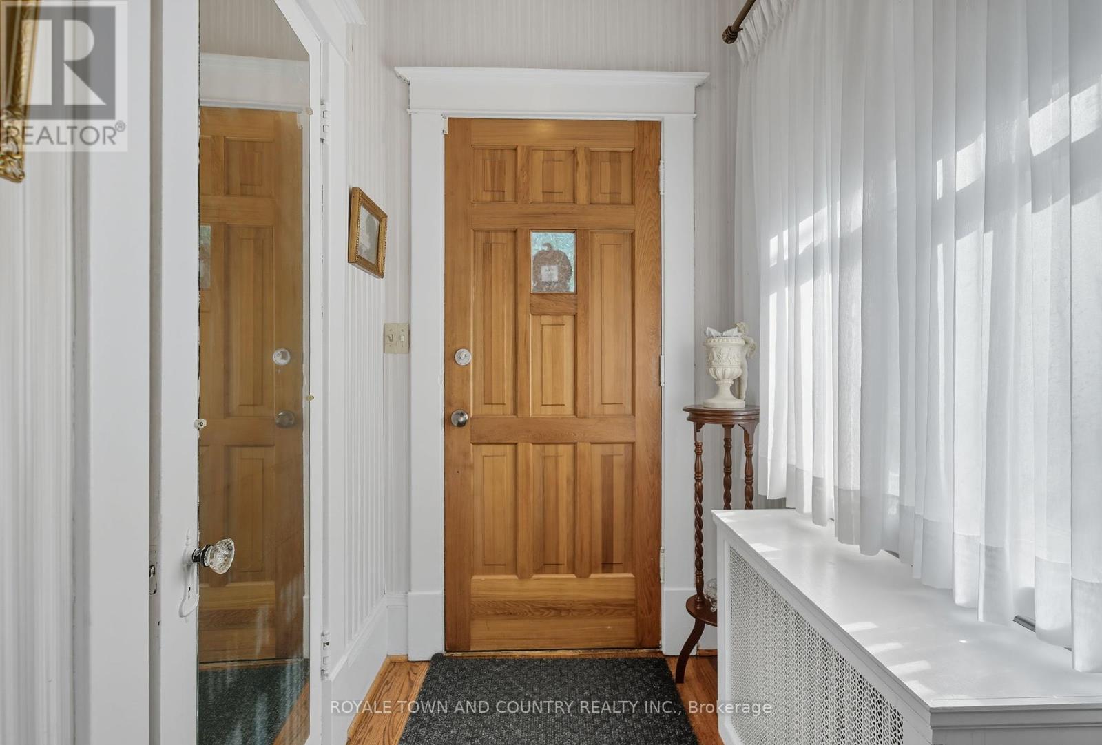 76 Bond Street W, Kawartha Lakes (Lindsay), Ontario  K9V 3R4 - Photo 5 - X12398108