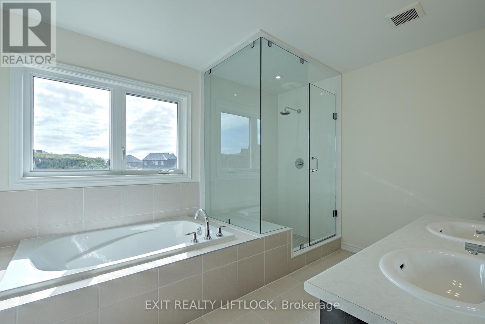61 Golden Meadows Drive, Otonabee-South Monaghan, Ontario  K9J 0K8 - Photo 19 - X12398142