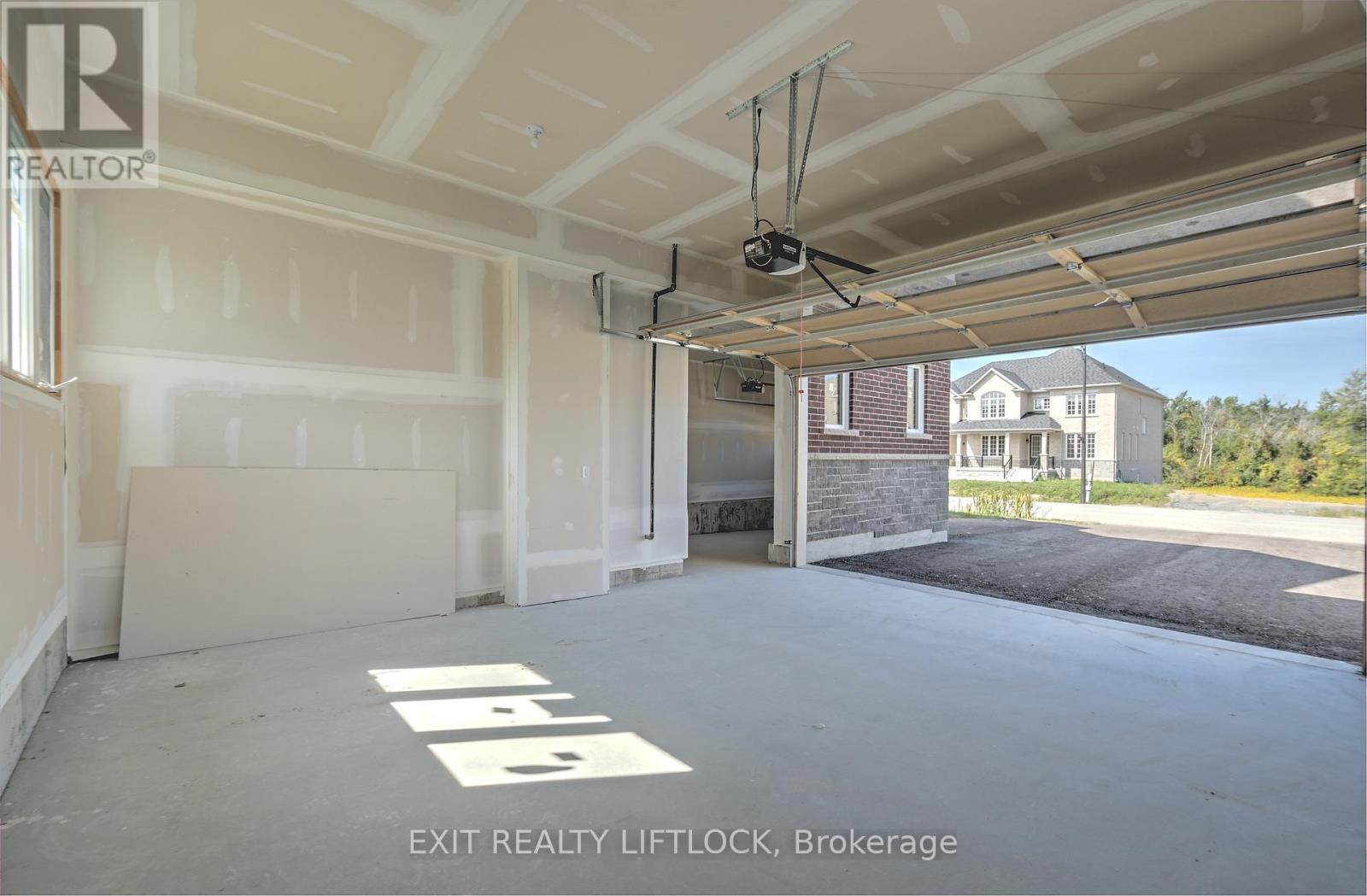 61 Golden Meadows Drive, Otonabee-South Monaghan, Ontario  K9J 0K8 - Photo 28 - X12398142