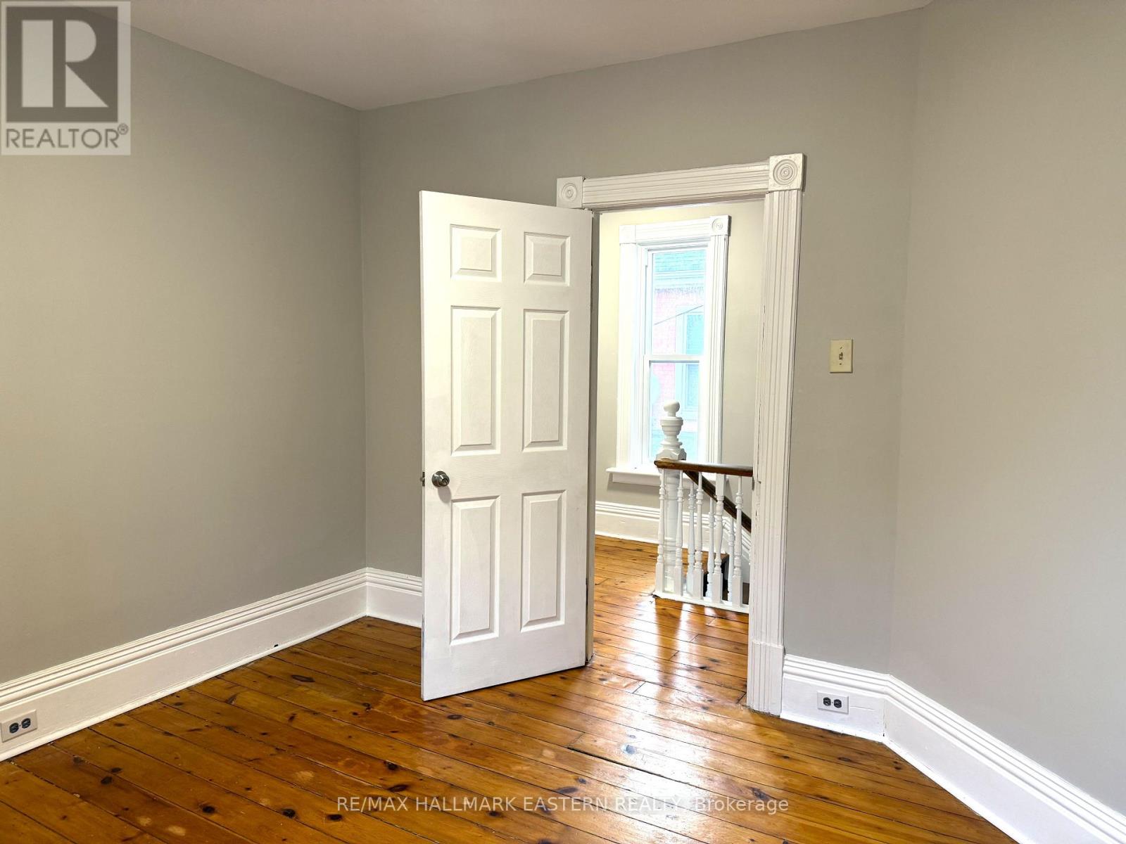 215 Stewart Street, Peterborough (Town Ward 3), Ontario  K9J 3M6 - Photo 19 - X12398297
