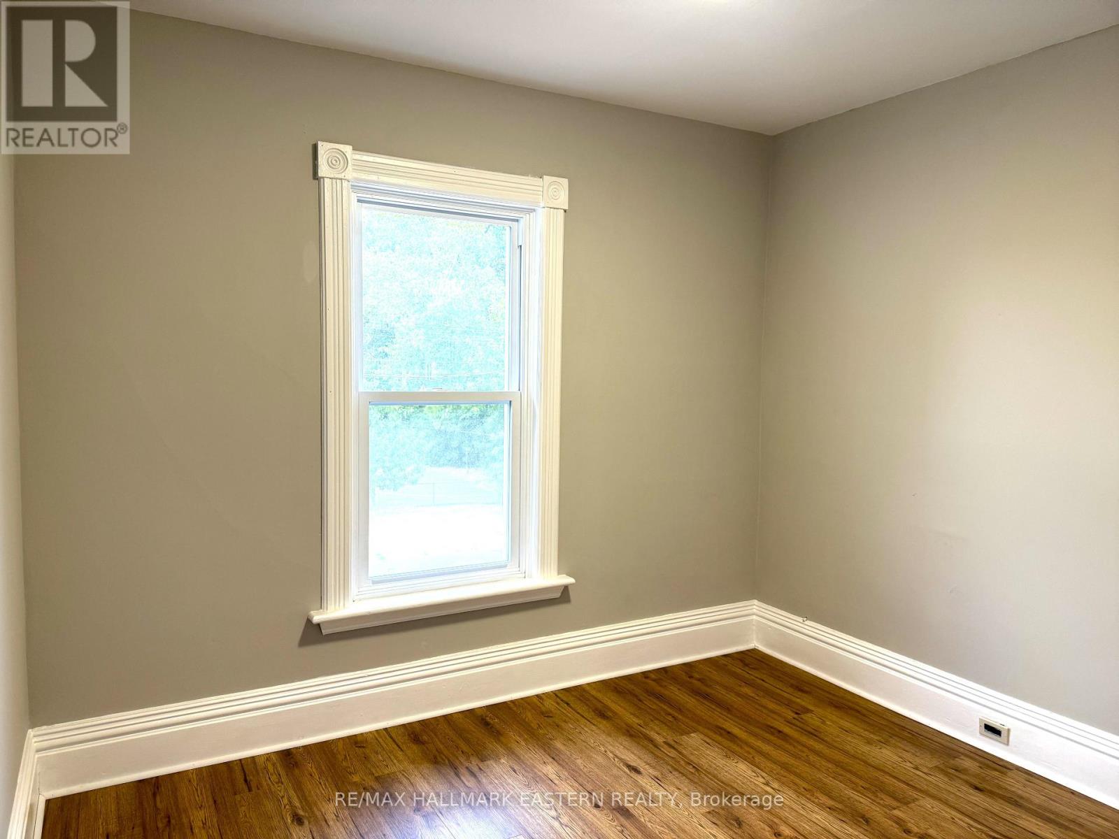 215 Stewart Street, Peterborough (Town Ward 3), Ontario  K9J 3M6 - Photo 23 - X12398297