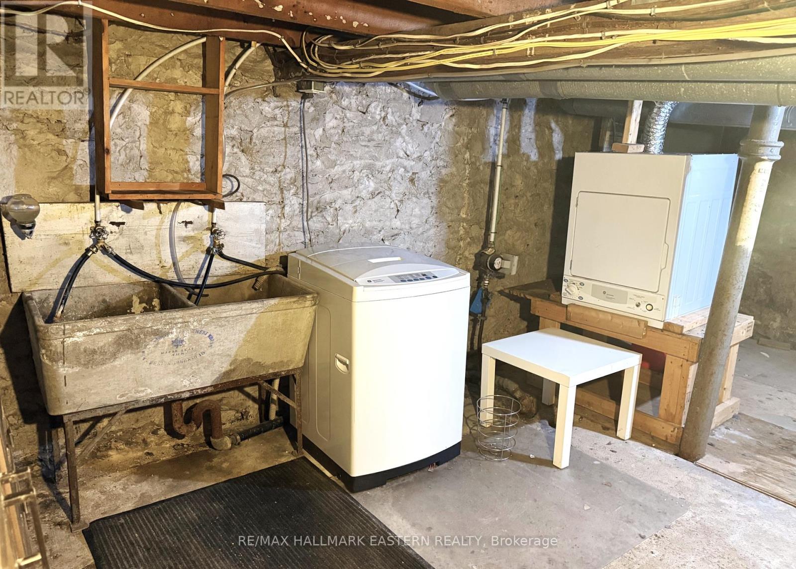 215 Stewart Street, Peterborough (Town Ward 3), Ontario  K9J 3M6 - Photo 31 - X12398297