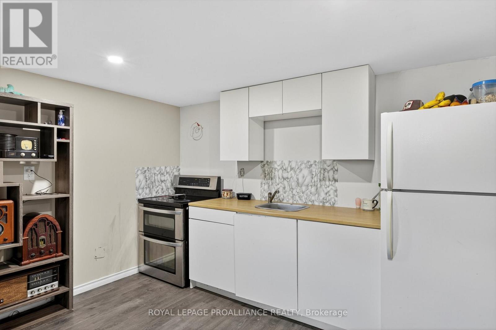 496 Cross Street, Peterborough (Town Ward 3), Ontario  K9H 4T2 - Photo 30 - X12398316
