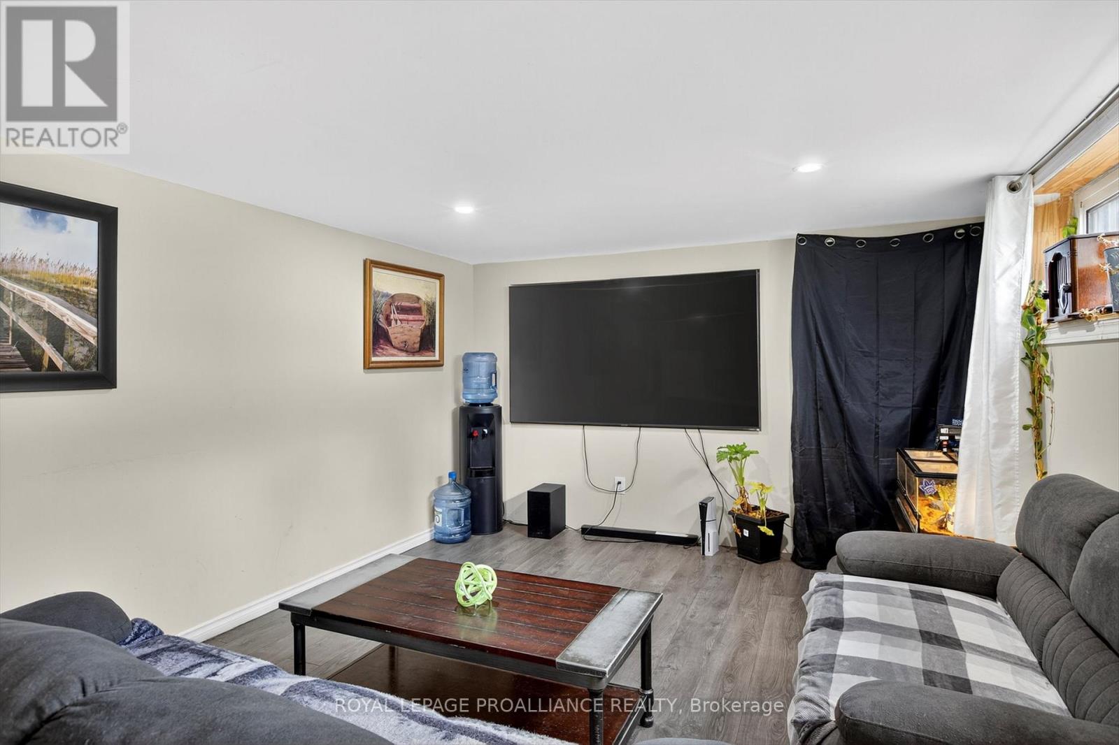 496 Cross Street, Peterborough (Town Ward 3), Ontario  K9H 4T2 - Photo 32 - X12398316