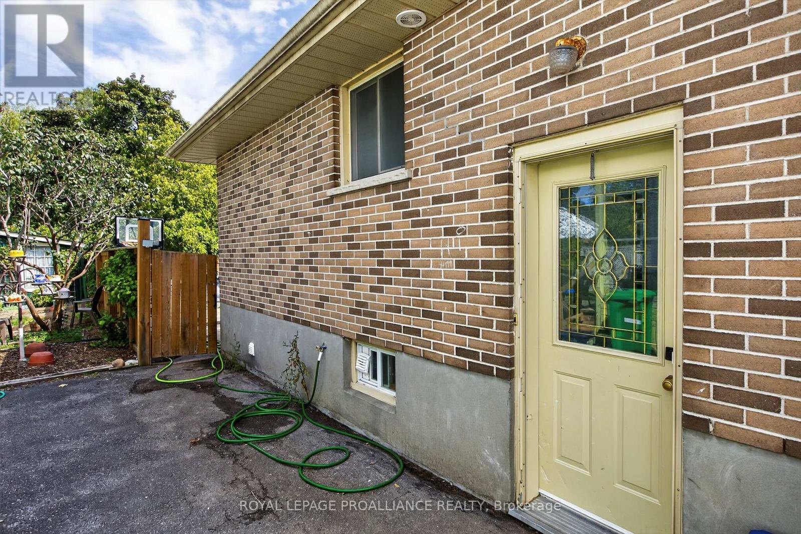496 Cross Street, Peterborough (Town Ward 3), Ontario  K9H 4T2 - Photo 41 - X12398316