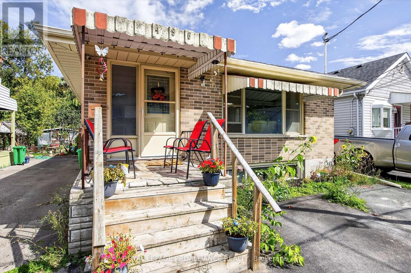 496 Cross Street, Peterborough (Town Ward 3), Ontario  K9H 4T2 - Photo 5 - X12398316