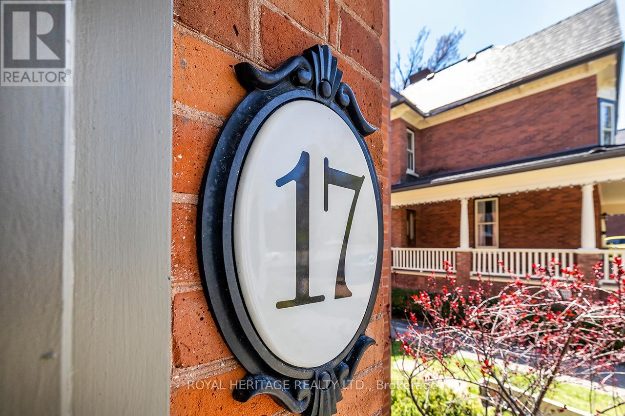 17 Francis Street, Kawartha Lakes (Lindsay), Ontario  K9V 3R7 - Photo 2 - X12399000