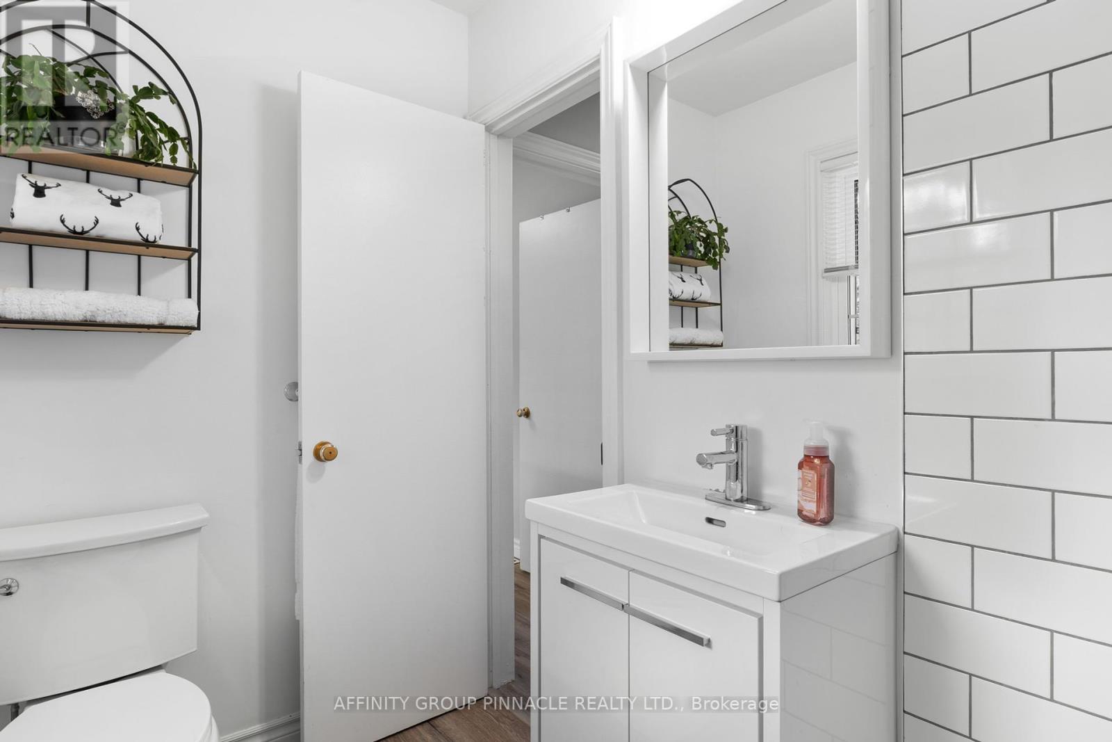 17 Richard Avenue, Kawartha Lakes (Lindsay), Ontario  K9V 5H4 - Photo 16 - X12399231