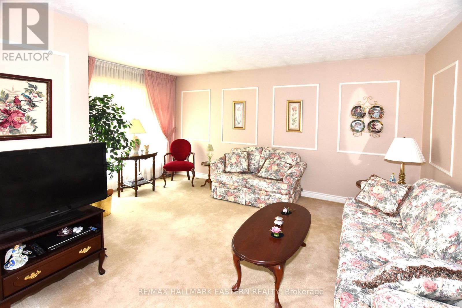 1250 Franklin Drive, Peterborough (Northcrest Ward 5), Ontario  K9H 6Z4 - Photo 5 - X12399351