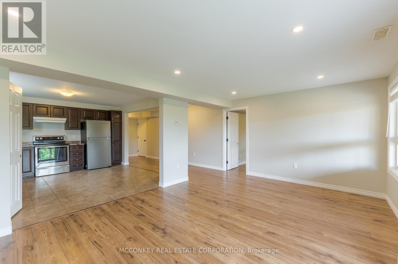 1563 Scollard Crescent, Peterborough (Ashburnham Ward 4), Ontario  K9H 0A8 - Photo 30 - X12399412